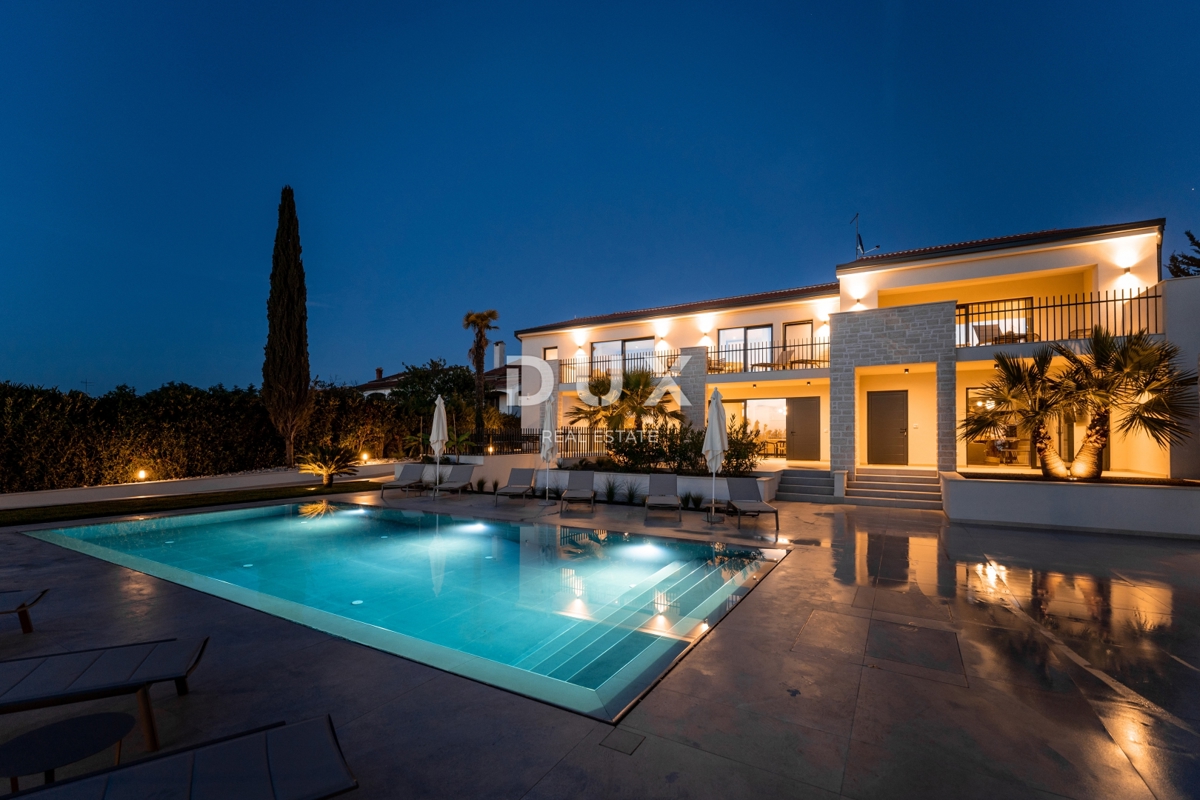 ISTRA, POREČ - Ekskluzivna vila, tri stanovanjske enote, luksuz ob morju