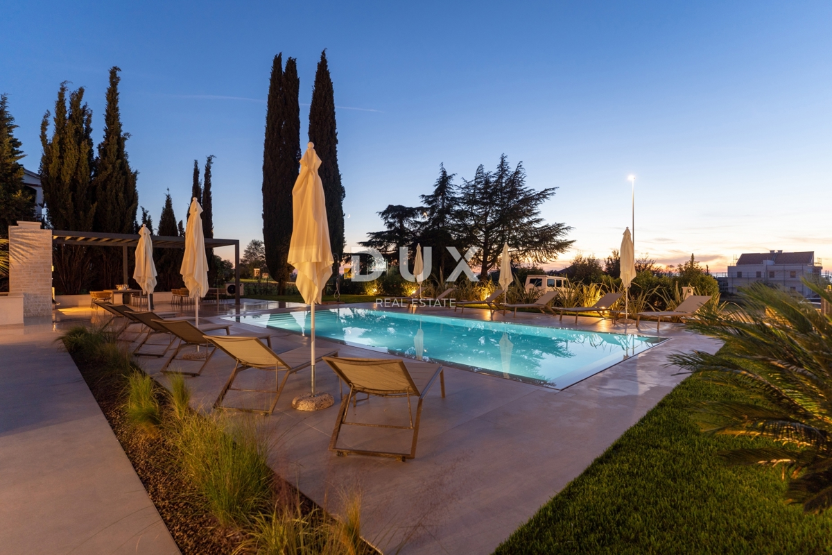 ISTRA, POREČ - Ekskluzivna vila, tri stanovanjske enote, luksuz ob morju