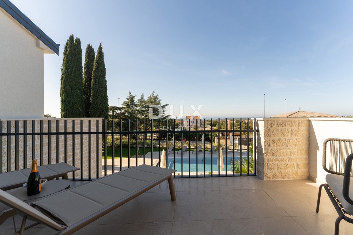 ISTRA, POREČ - Ekskluzivna vila, tri stanovanjske enote, luksuz ob morju