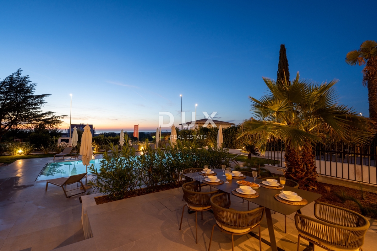 ISTRA, POREČ - Ekskluzivna vila, tri stanovanjske enote, luksuz ob morju