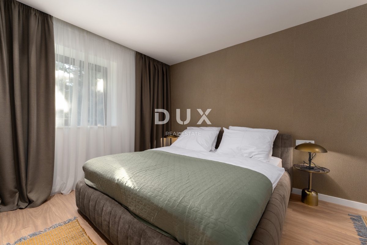 ISTRA, POREČ - Ekskluzivna vila, tri stanovanjske enote, luksuz ob morju