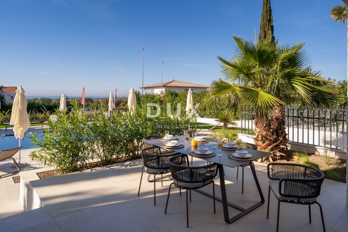 ISTRA, POREČ - Ekskluzivna vila, tri stanovanjske enote, luksuz ob morju