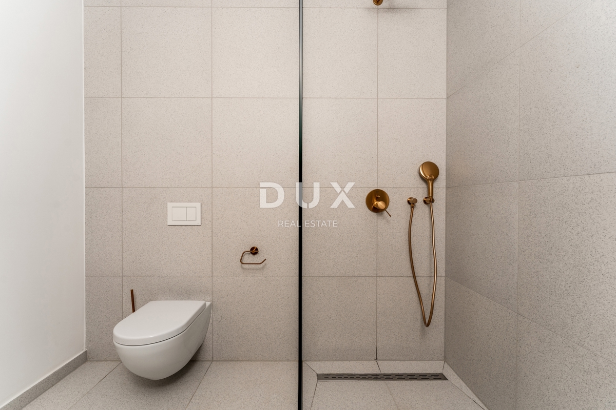 ISTRA, POREČ - Ekskluzivna vila, tri stanovanjske enote, luksuz ob morju