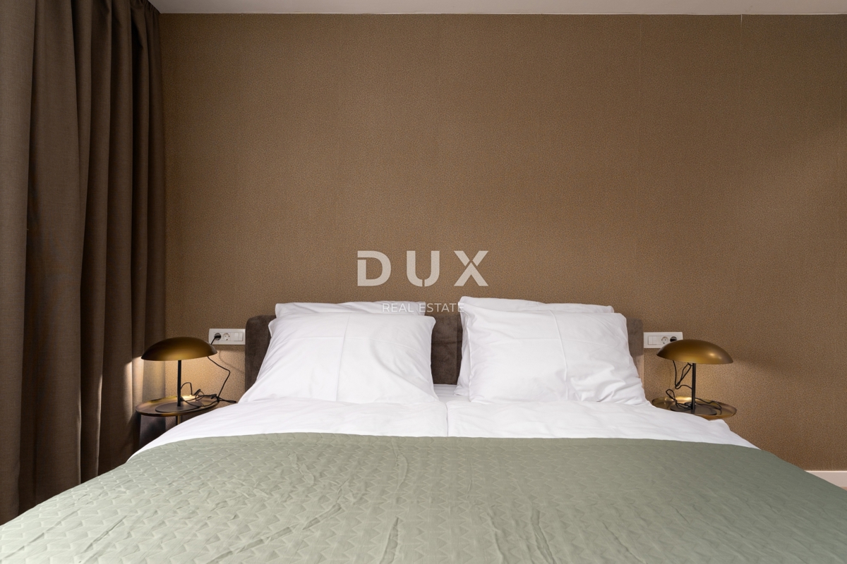 ISTRA, POREČ - Ekskluzivna vila, tri stanovanjske enote, luksuz ob morju