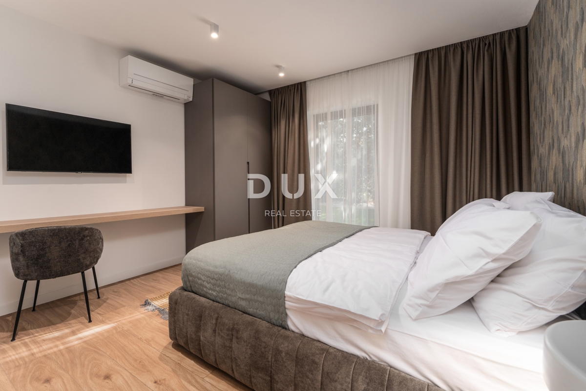 ISTRA, POREČ - Ekskluzivna vila, tri stanovanjske enote, luksuz ob morju