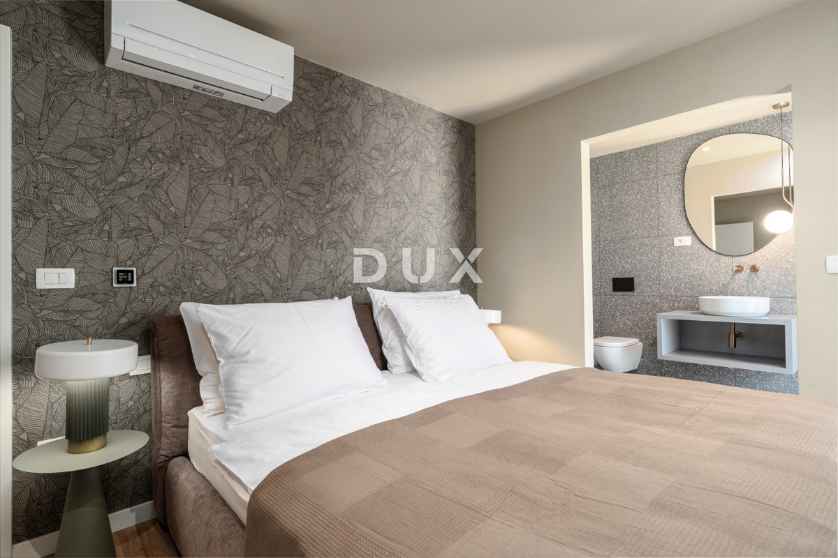 ISTRA, POREČ - Ekskluzivna vila, tri stanovanjske enote, luksuz ob morju