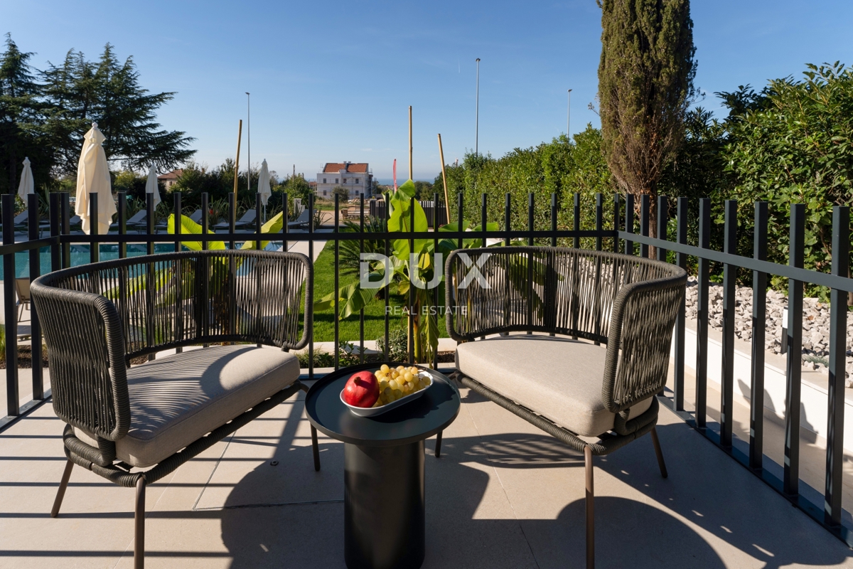 ISTRA, POREČ - Ekskluzivna vila, tri stanovanjske enote, luksuz ob morju