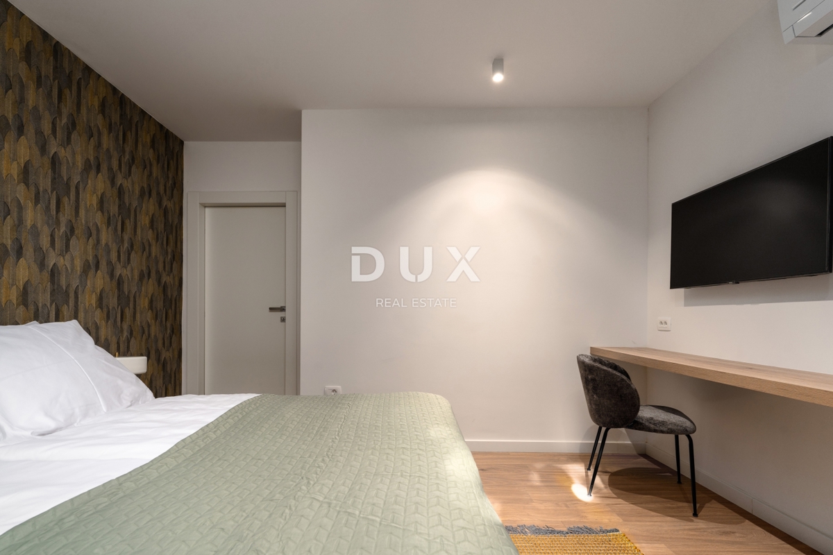 ISTRA, POREČ - Ekskluzivna vila, tri stanovanjske enote, luksuz ob morju