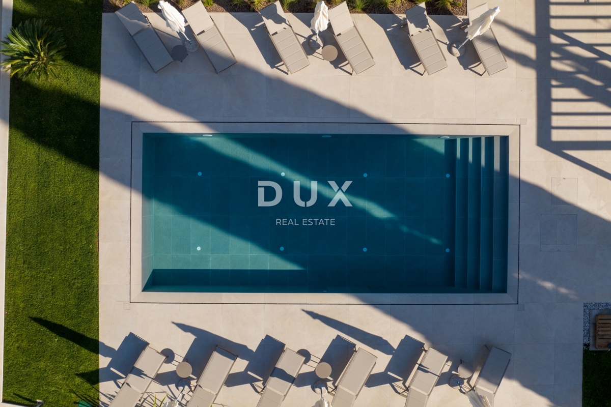 ISTRA, POREČ - Ekskluzivna vila, tri stanovanjske enote, luksuz ob morju