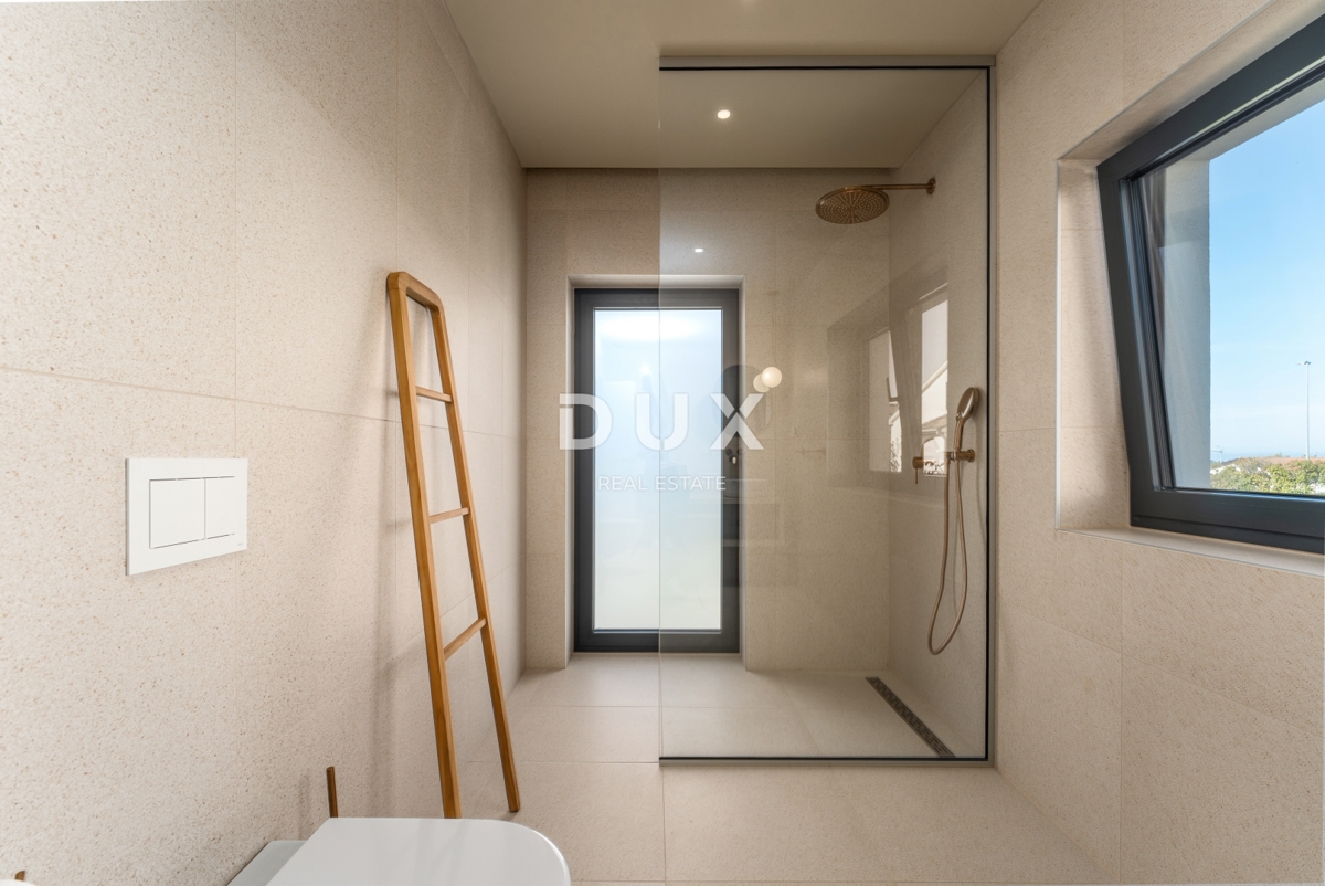 ISTRA, POREČ - Ekskluzivna vila, tri stanovanjske enote, luksuz ob morju