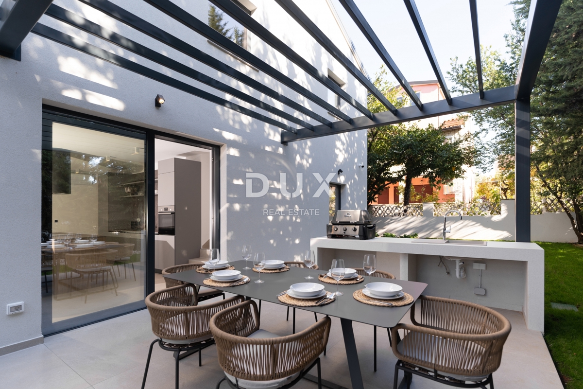 ISTRA, POREČ - Ekskluzivna vila, tri stanovanjske enote, luksuz ob morju