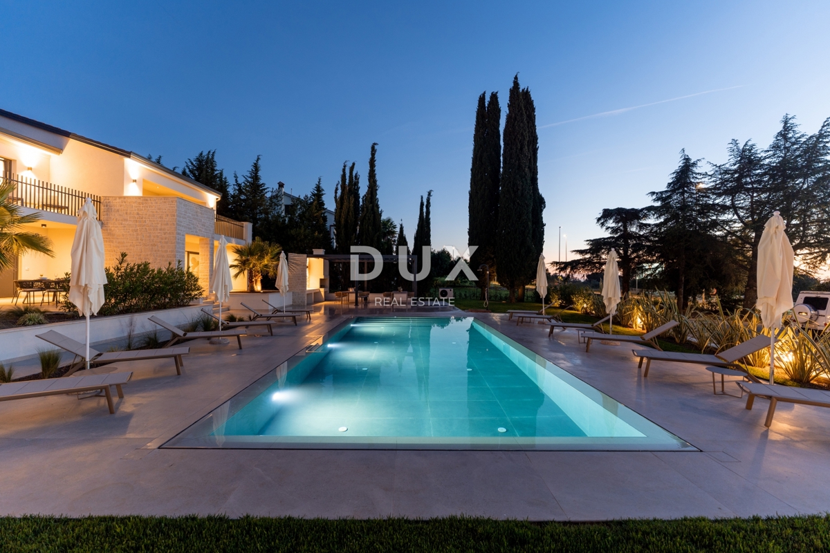 ISTRA, POREČ - Ekskluzivna vila, tri stanovanjske enote, luksuz ob morju