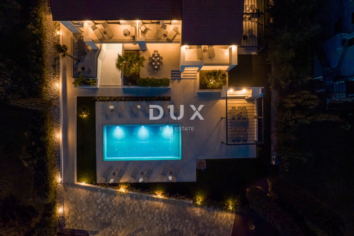 ISTRA, POREČ - Ekskluzivna vila, tri stanovanjske enote, luksuz ob morju