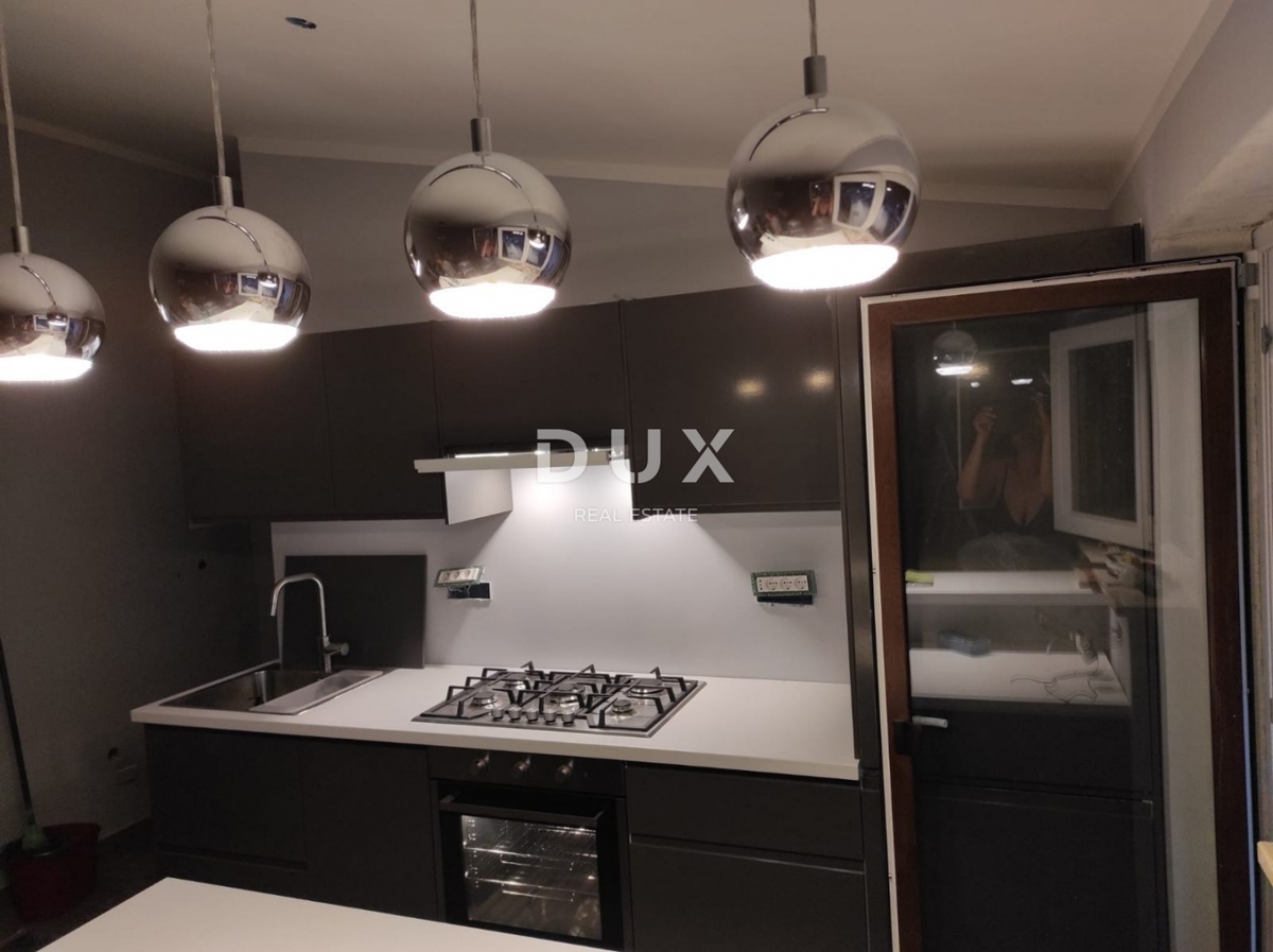 NOVI VINODOLSKI - Odlično stanovanje v centru Novega Vinodolskega s pogledom na morje