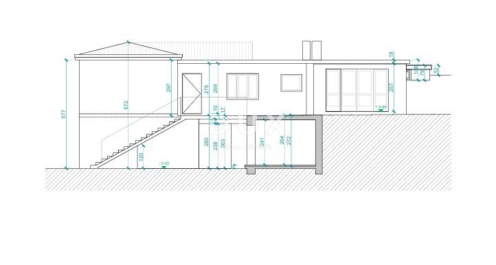 MATULJI, CENTER - pol samostojna hiša 310m2 s pogledom na morje + vrt 900m2