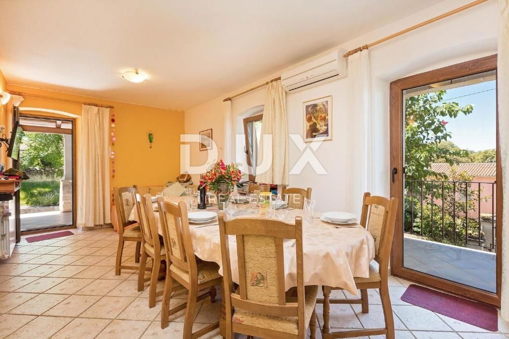 ISTRA, VIŠNJAN - Posest dveh kamnitih hiš, obdanih z naravo in s pogledom na morje