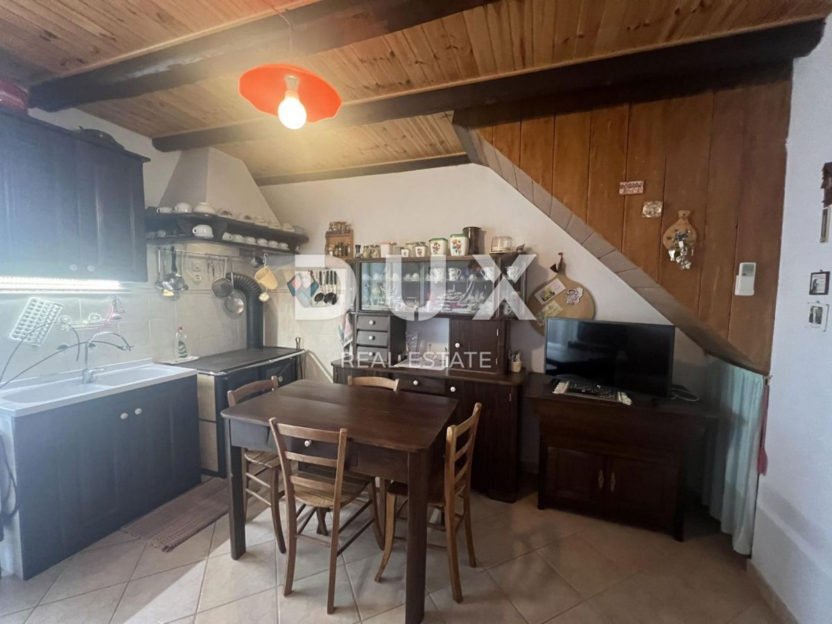 ISTRA, VIŠNJAN - Posest dveh kamnitih hiš, obdanih z naravo in s pogledom na morje