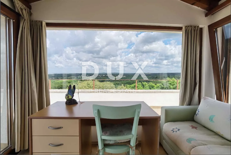 ISTRA, VIŠNJAN - Posest dveh kamnitih hiš, obdanih z naravo in s pogledom na morje