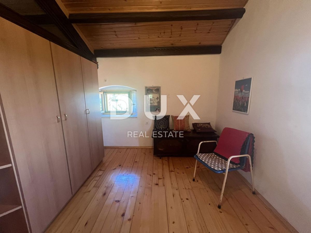 ISTRA, VIŠNJAN - Posest dveh kamnitih hiš, obdanih z naravo in s pogledom na morje