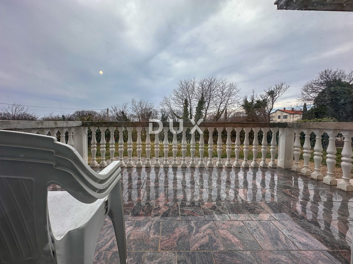 RIJEKA, KUKULJANOVO - opremljeno 3-sobno stanovanje + dnevna soba v pritličju s 356 m2 vrta