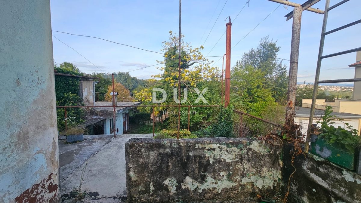 OPATIJA, MIHOTIĆI - Starinska hiša s projektom, gradbenim dovoljenjem in razgledom