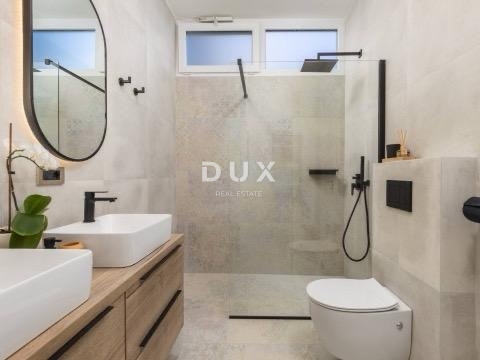 OPATIJA, CENTER - Novo prenovljeno 2-sobno stanovanje z dnevno sobo in vrtom, PRILOŽNOST!