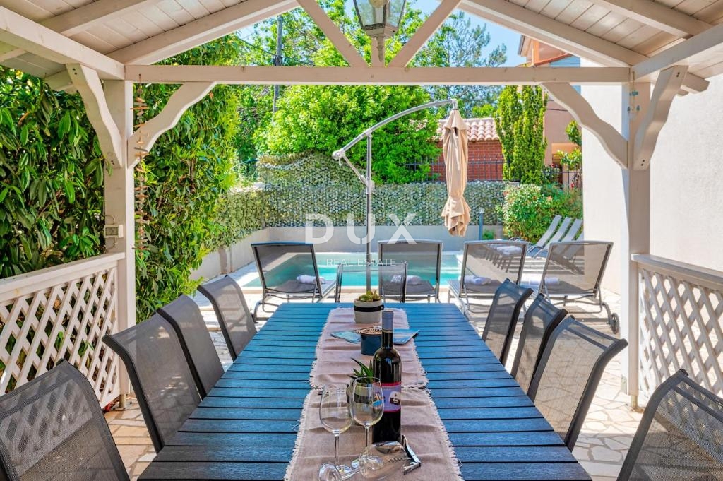 ISTRA, LIŽNJAN - Vila naprodaj z bazenom in pogledom na morje