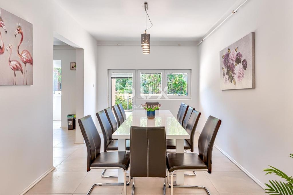 ISTRA, LIŽNJAN - Vila naprodaj z bazenom in pogledom na morje