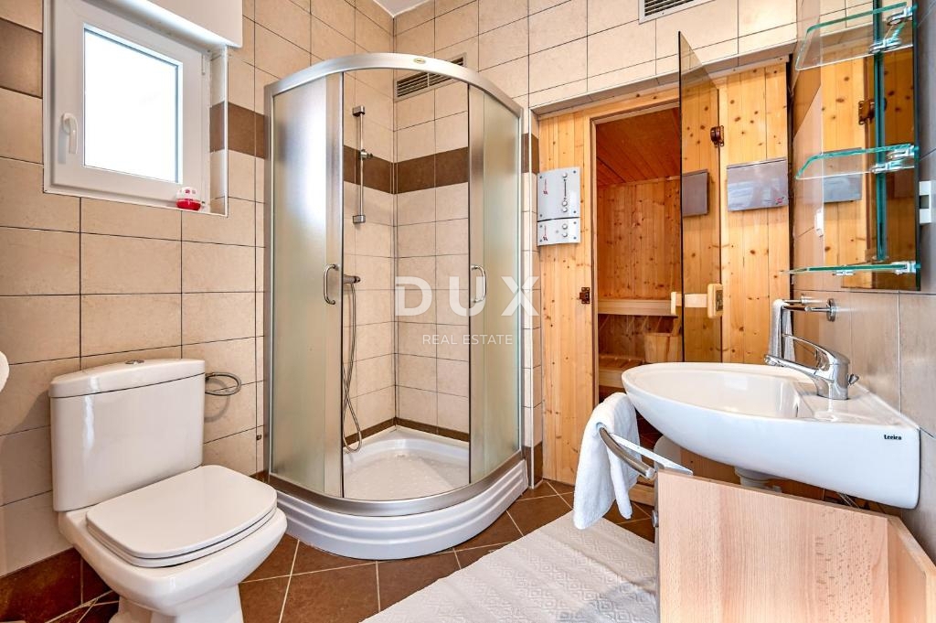 ISTRA, LIŽNJAN - Vila naprodaj z bazenom in pogledom na morje