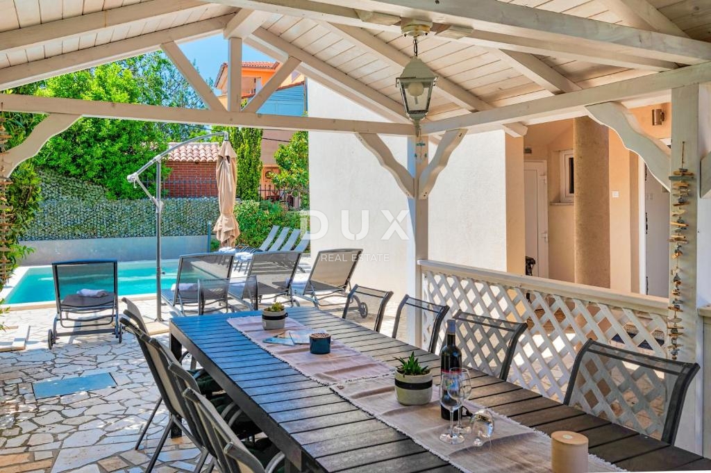 ISTRA, LIŽNJAN - Vila naprodaj z bazenom in pogledom na morje