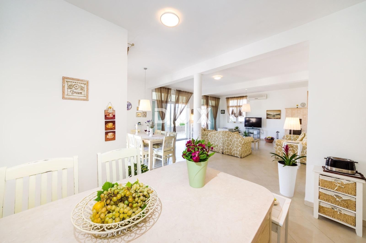 ZADAR, NOVIGRAD - Luksuzna vila s panoramskim pogledom na morje