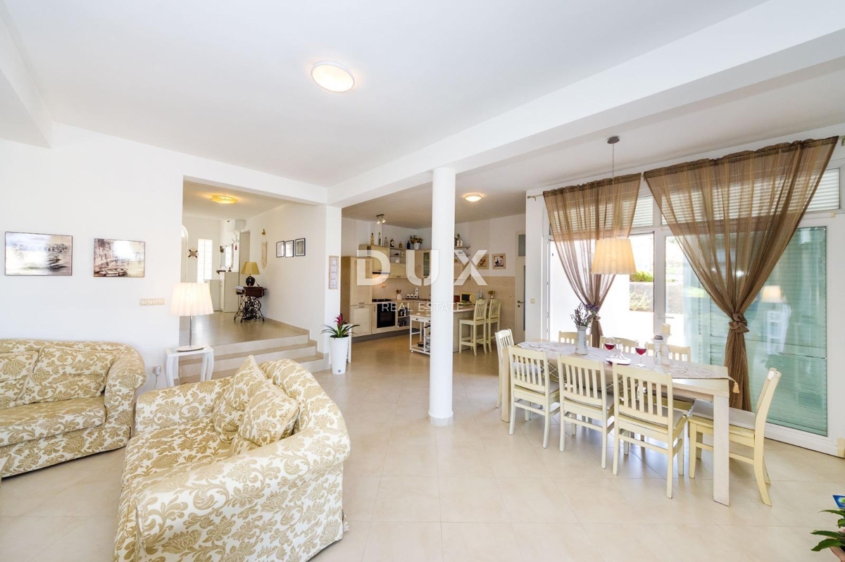 ZADAR, NOVIGRAD - Luksuzna vila s panoramskim pogledom na morje