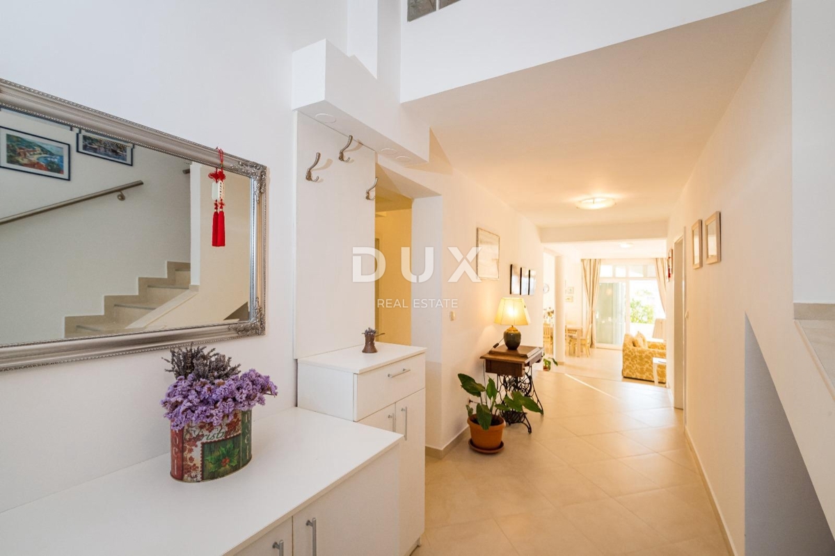 ZADAR, NOVIGRAD - Luksuzna vila s panoramskim pogledom na morje