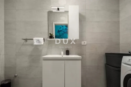 CRIKVNICA, ŠMRIKA - Luksuzna vila z bazenom in čudovitim pogledom na morje