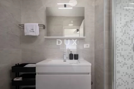 CRIKVNICA, ŠMRIKA - Luksuzna vila z bazenom in čudovitim pogledom na morje