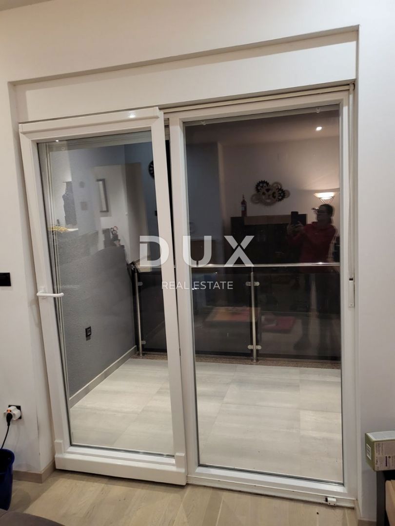 CRIKVENICA - 3s + kopalnica z dvema kopalnicama v novogradnji s parkirnim mestom