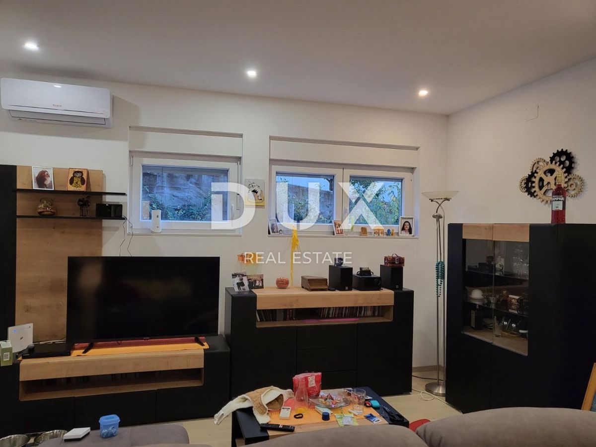 CRIKVENICA - 3s + kopalnica z dvema kopalnicama v novogradnji s parkirnim mestom