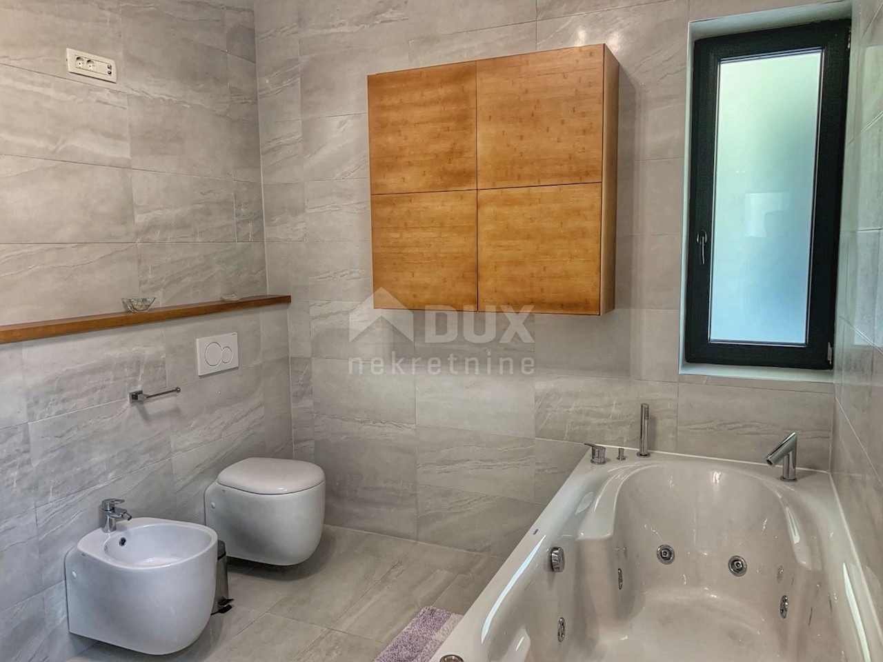 SRDOČI, MARTINKOVAC, BRESTOVICE - hiša/vila 400m2 + vrt 720m2