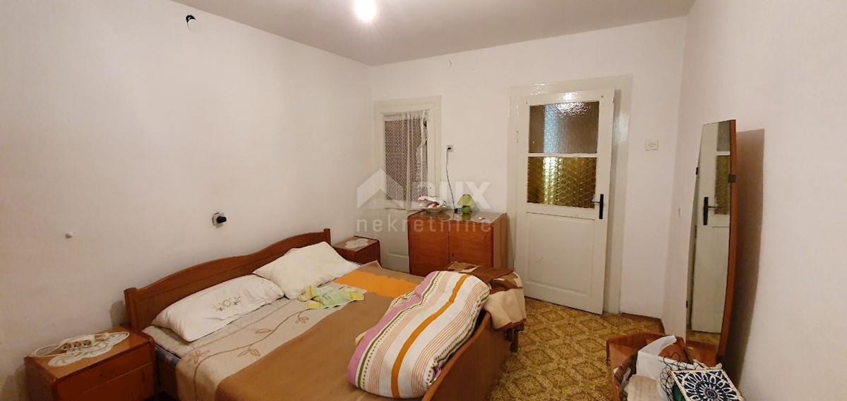 ISTRA, ROVINJ - Hiša za obnovo v starem mestnem jedru, 30 metrov od morja