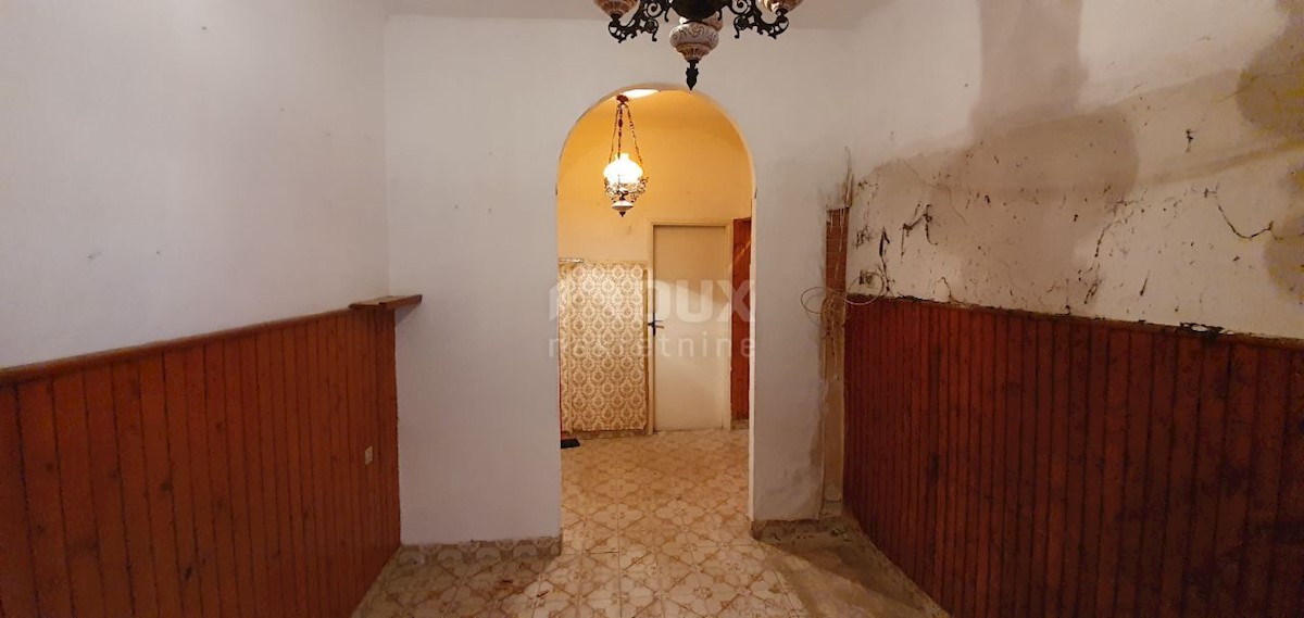 ISTRA, ROVINJ - Hiša za obnovo v starem mestnem jedru, 30 metrov od morja