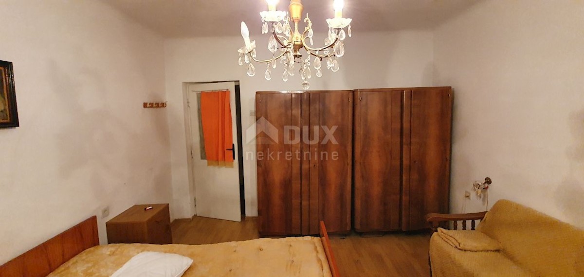 ISTRA, ROVINJ - Hiša za obnovo v starem mestnem jedru, 30 metrov od morja