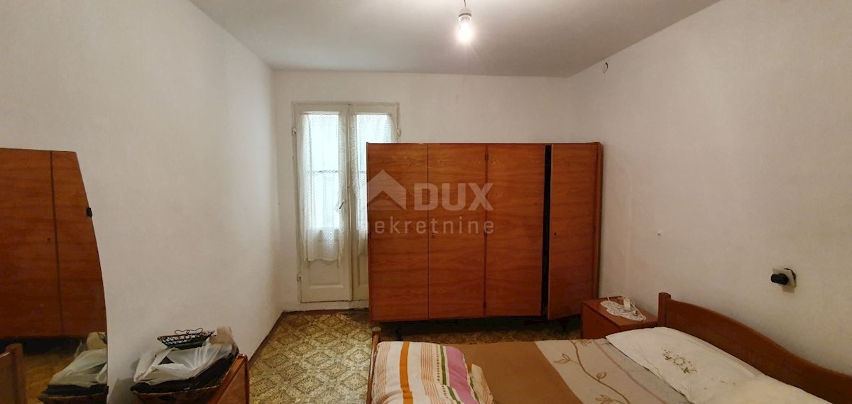 ISTRA, ROVINJ - Hiša za obnovo v starem mestnem jedru, 30 metrov od morja