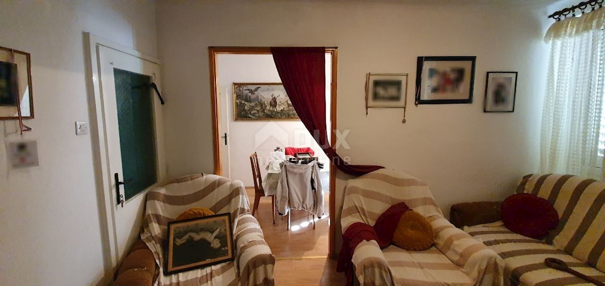 ISTRA, ROVINJ - Hiša za obnovo v starem mestnem jedru, 30 metrov od morja