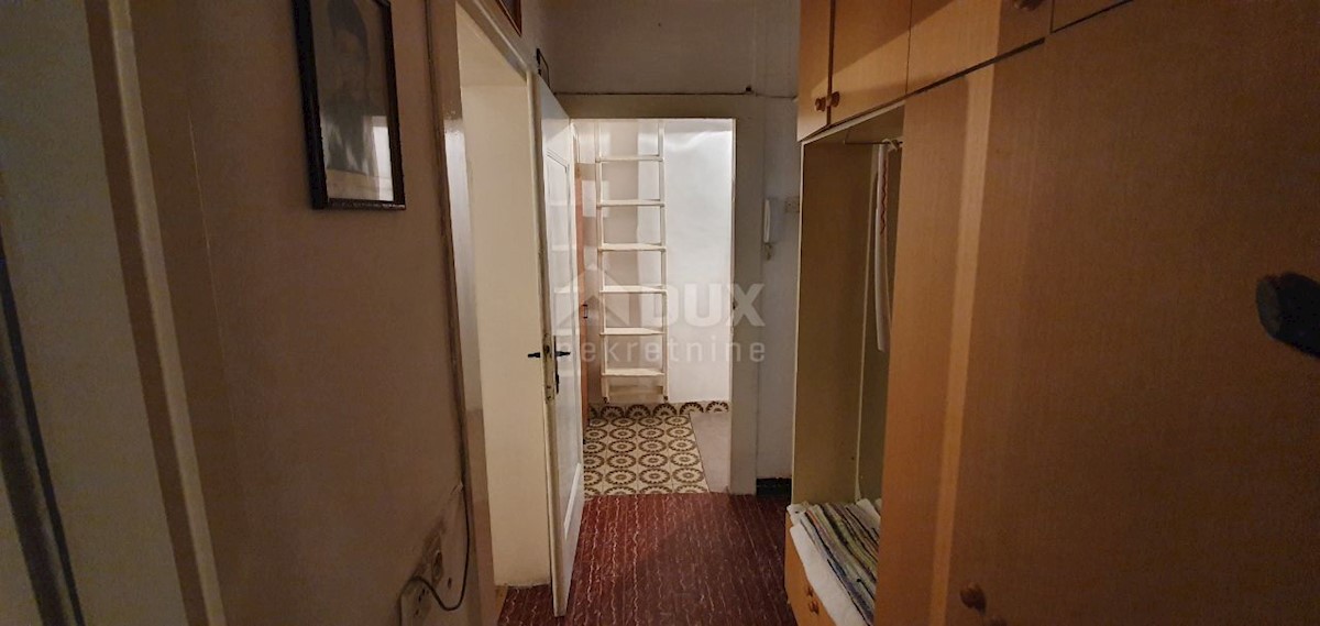 ISTRA, ROVINJ - Hiša za obnovo v starem mestnem jedru, 30 metrov od morja