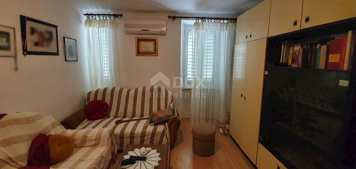 ISTRA, ROVINJ - Hiša za obnovo v starem mestnem jedru, 30 metrov od morja