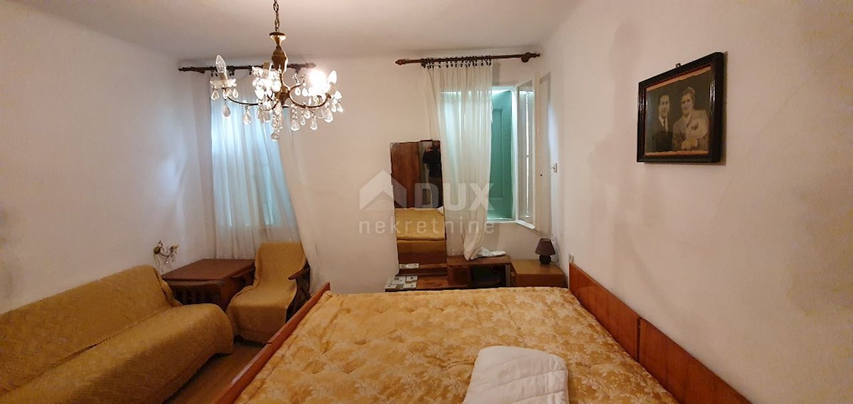 ISTRA, ROVINJ - Hiša za obnovo v starem mestnem jedru, 30 metrov od morja