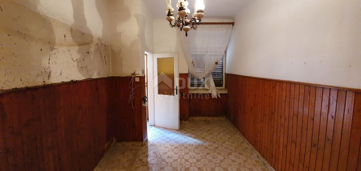 ISTRA, ROVINJ - Hiša za obnovo v starem mestnem jedru, 30 metrov od morja