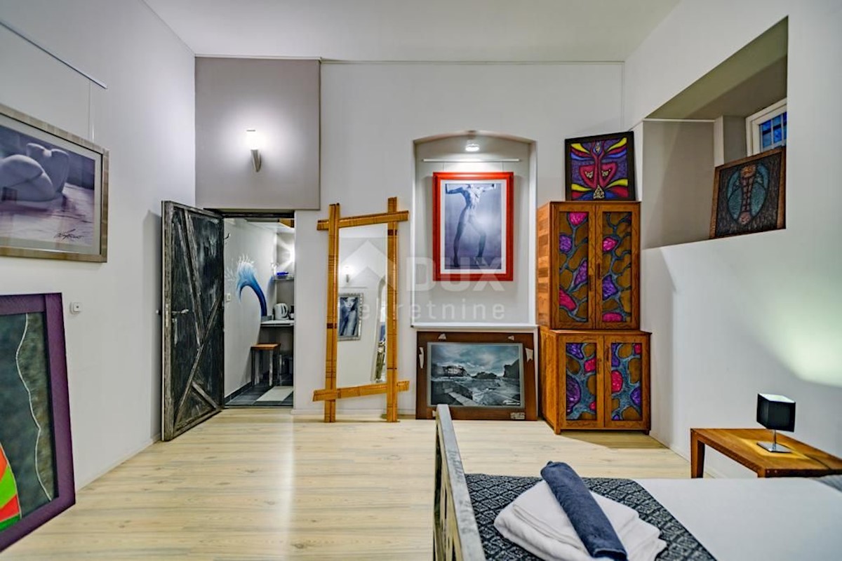 ZADAR, POLOTOK - Stanovanje z umetniškim podpisom v centru