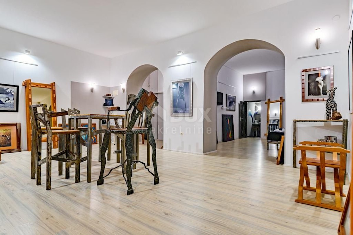ZADAR, POLOTOK - Stanovanje z umetniškim podpisom v centru