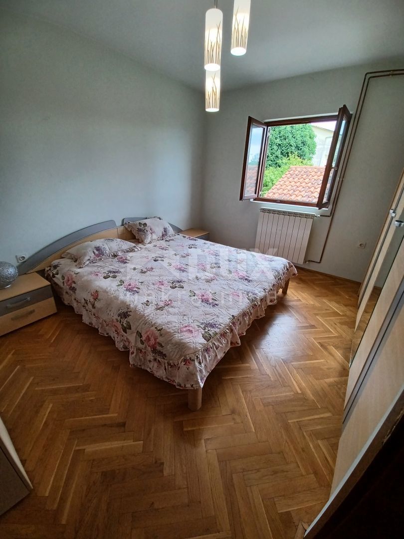 OPATIJA, LOVRAN - stanovanje 121m2 DB+3S s pogledom na morje + okolica 600m2